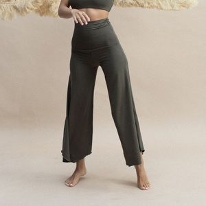 NWOT indigo luna Layla flares in forest